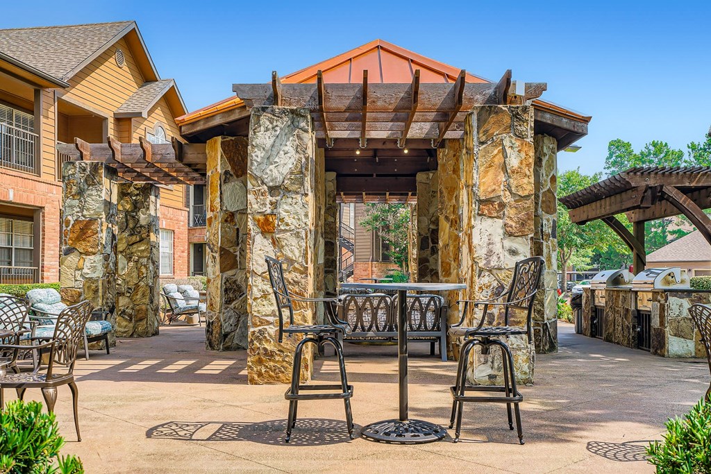 outdoor grilling station at River Pointe, Texas, 77304