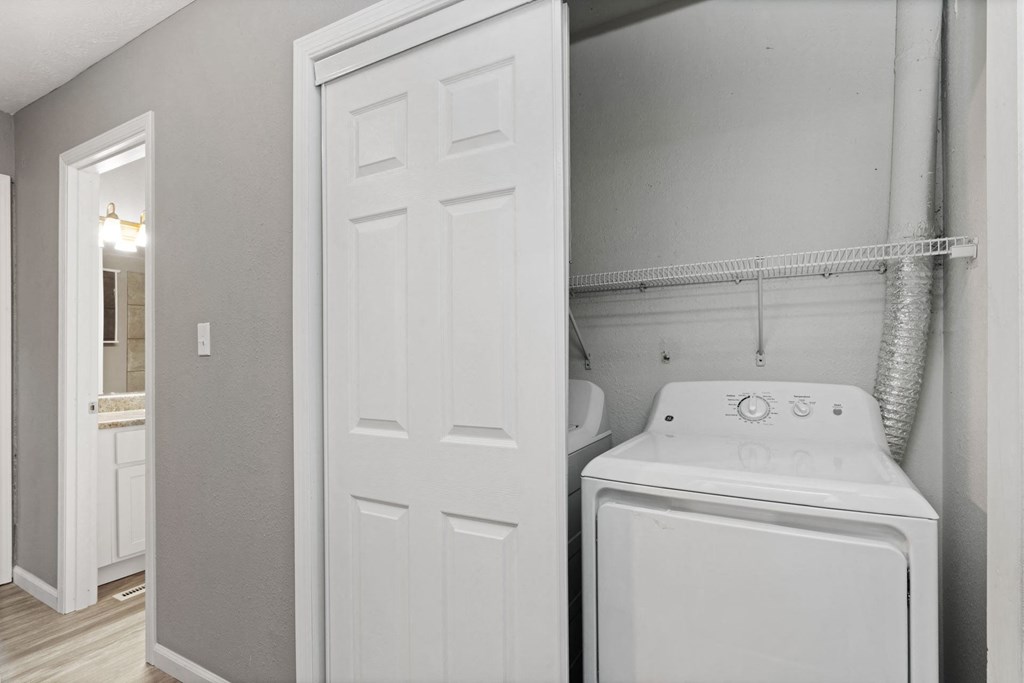 Washer Dryer at Spring Creek Townhomes Apartments, Illinois 62702