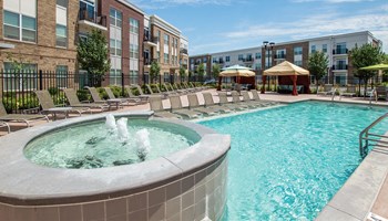water feature in pool - Photo Gallery 3