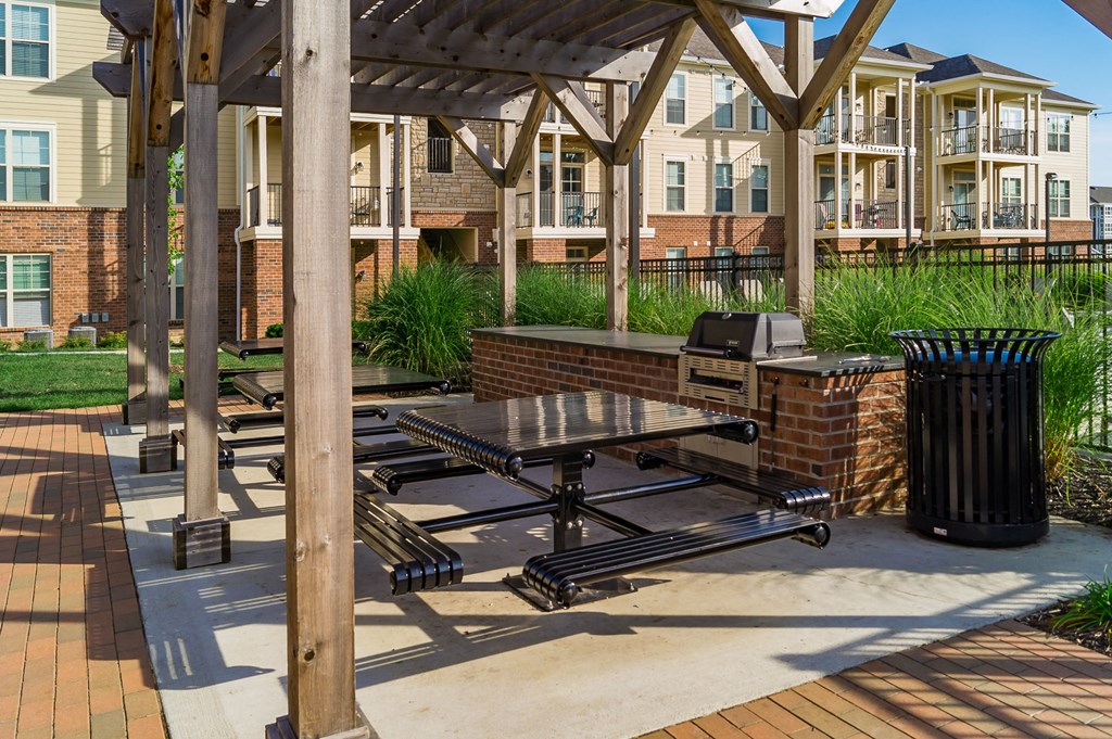 picnic tables and grill at The Greyson, Ohio, 43026