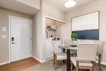 front door and table in apartment - Photo Gallery 41