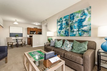 living room in apartment - Photo Gallery 50