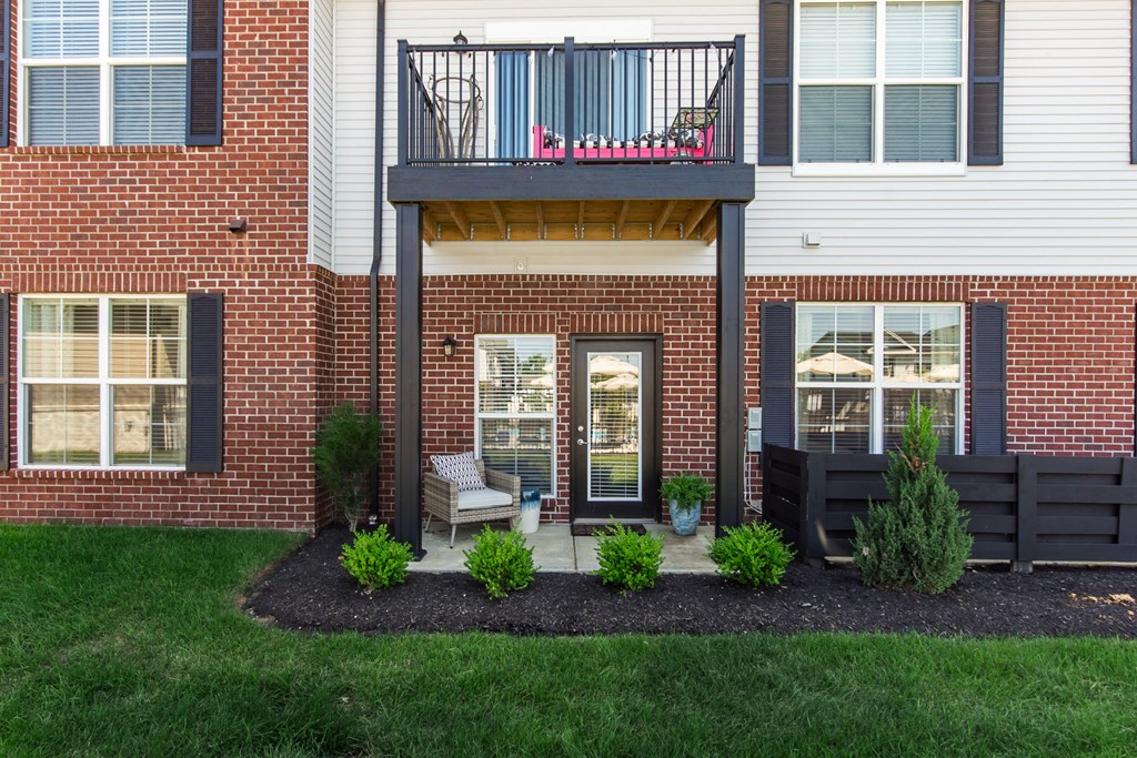patio area outside of apartment at Overland Park, Pickerington, 43147