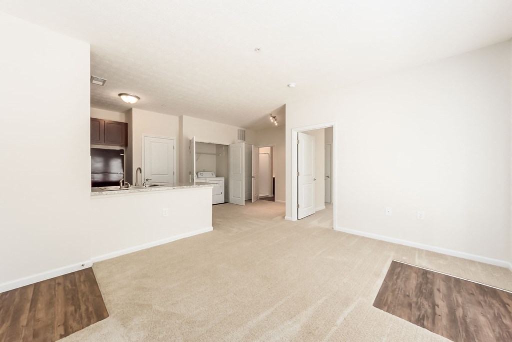 living room in apartment at Overland Park, Ohio, 43147