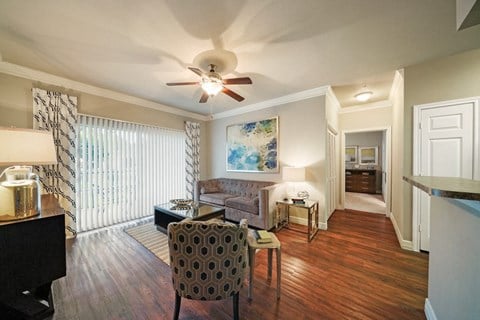 natural light in living room space at River Pointe, Conroe, TX