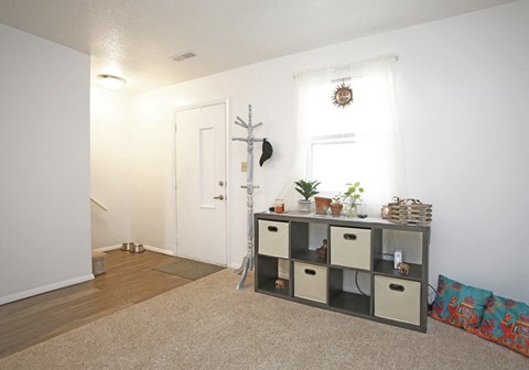 Gorgeously Remodeled 2BR Townhome w/ Garag - House Rental in