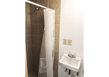 2902 Jefferson Avenue Studio-1 Bed Apartment for Rent - Photo Gallery 6