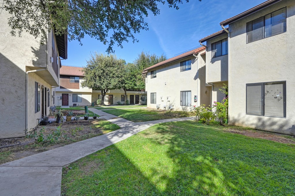 Townhomes at 201 | Exterior