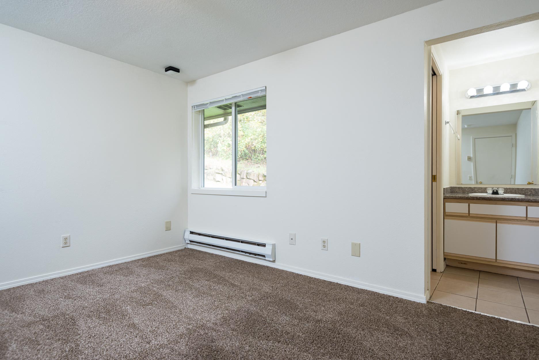 Caldera at Sunnybrook | The Landing Bedroom with Bathroom
