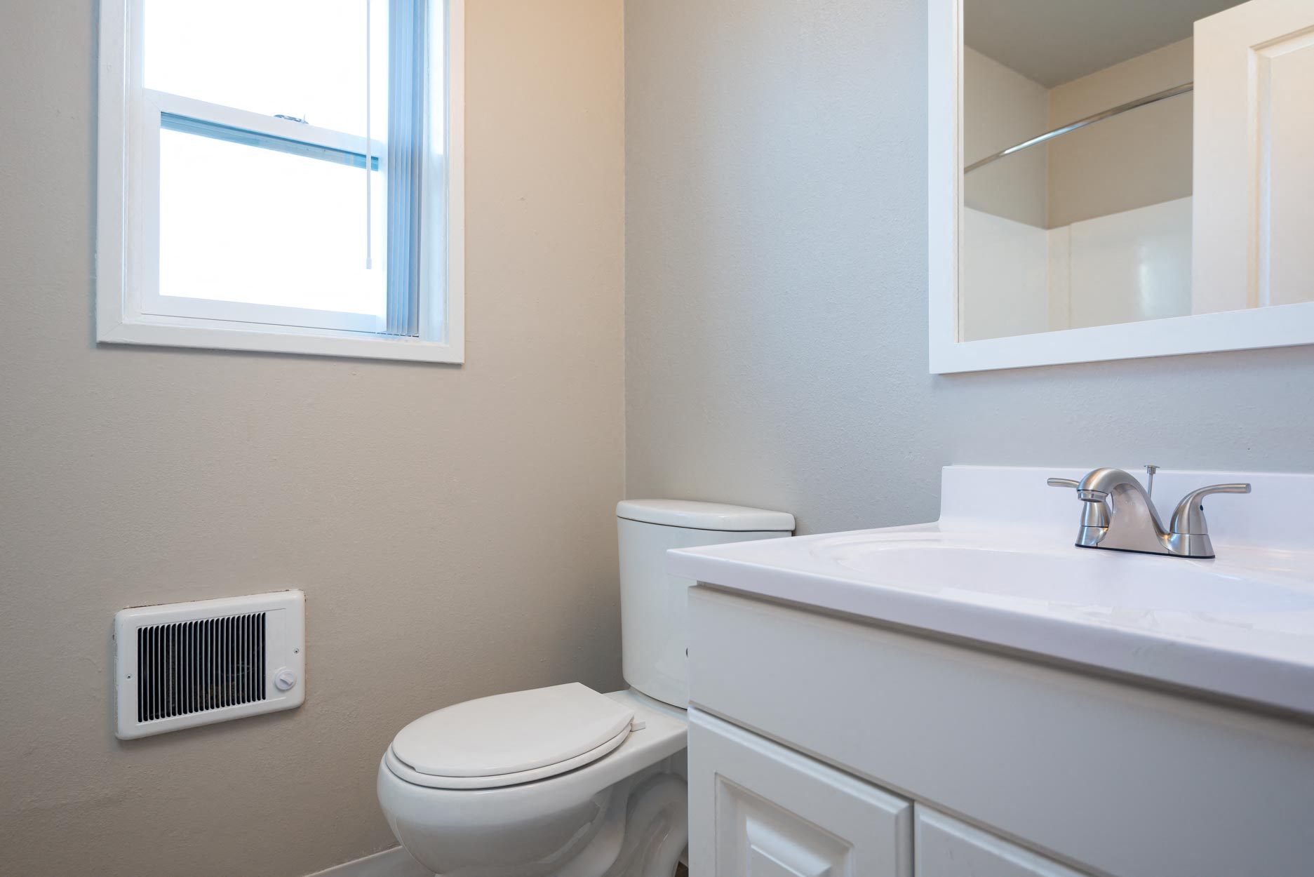 The Jax Apartments | Bathroom