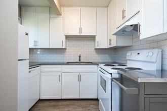 The Jax Apartments | Kitchen