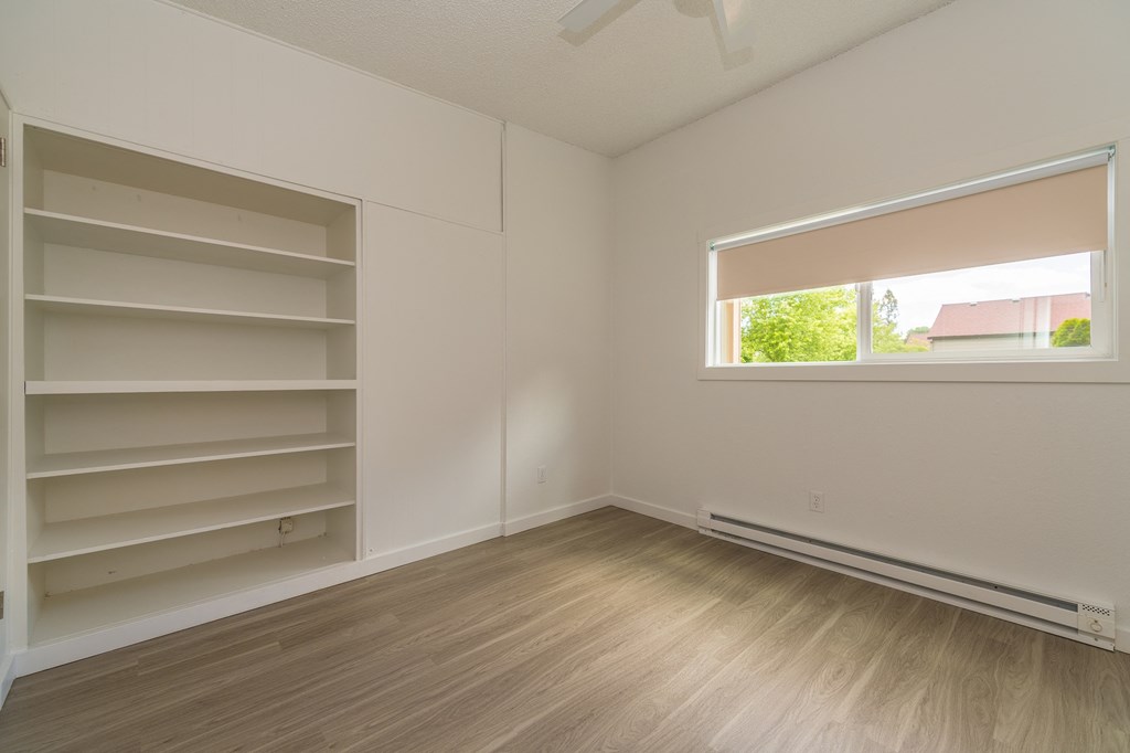 Bel Aire Court | Bedroom