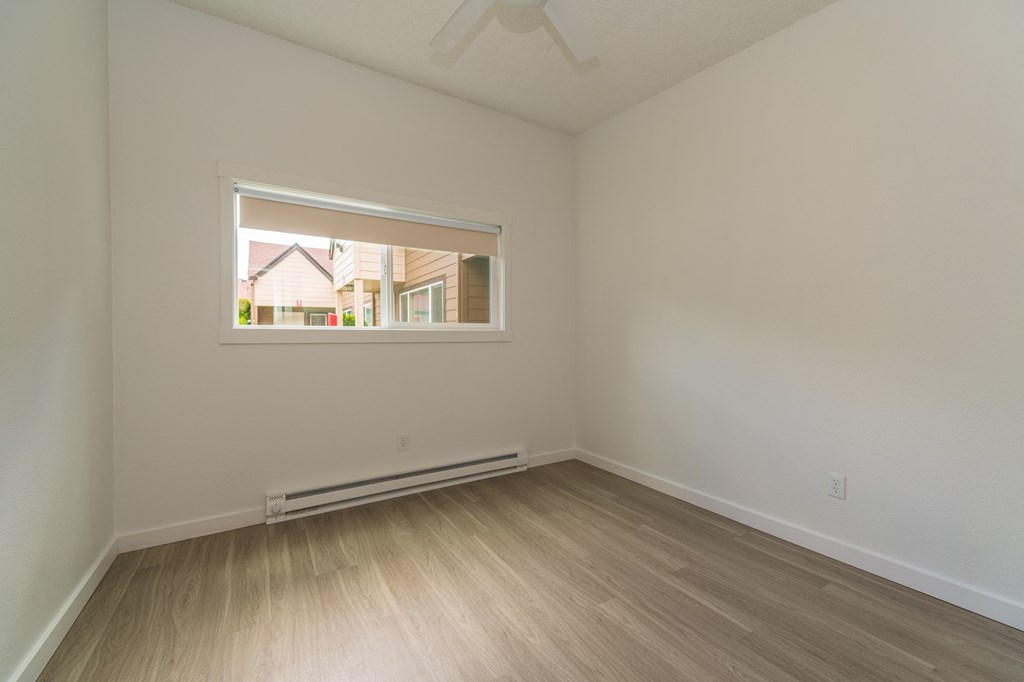 Bel Aire Court | Bedroom