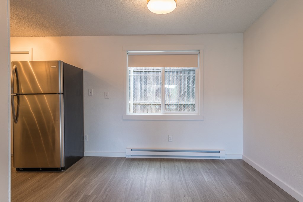 Bel Aire Court | Dining Area