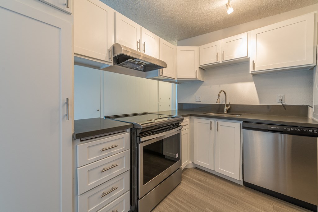 Bel Aire Court | Kitchen