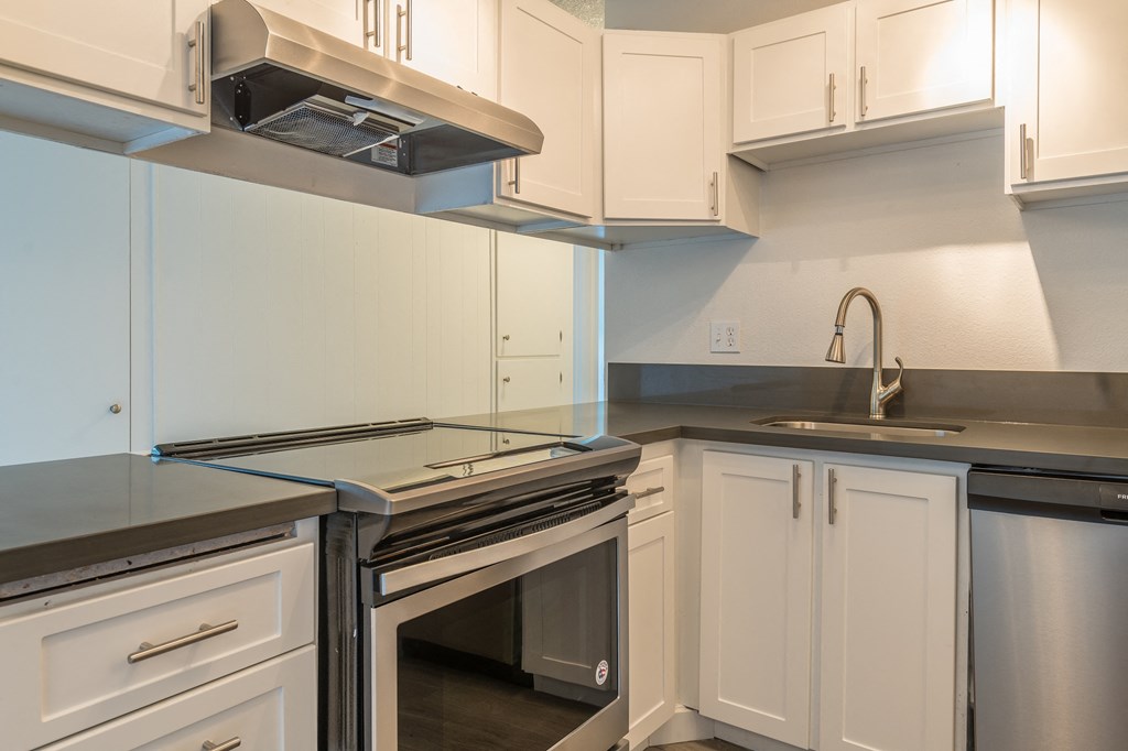 Bel Aire Court | Kitchen