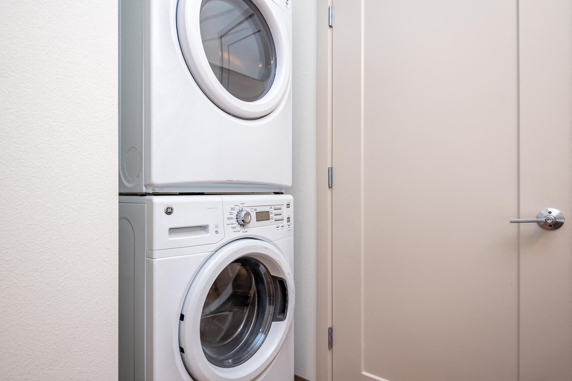 Windsor at Amberglen Apartments | Laundry