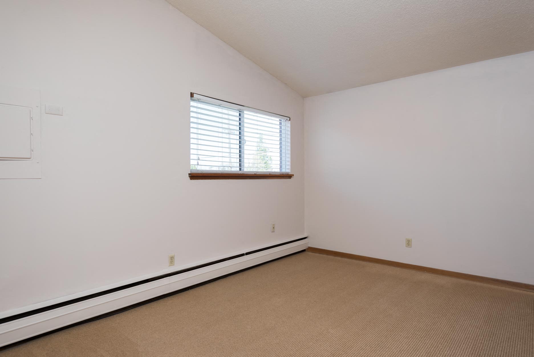 Claudia Arms | Bedroom