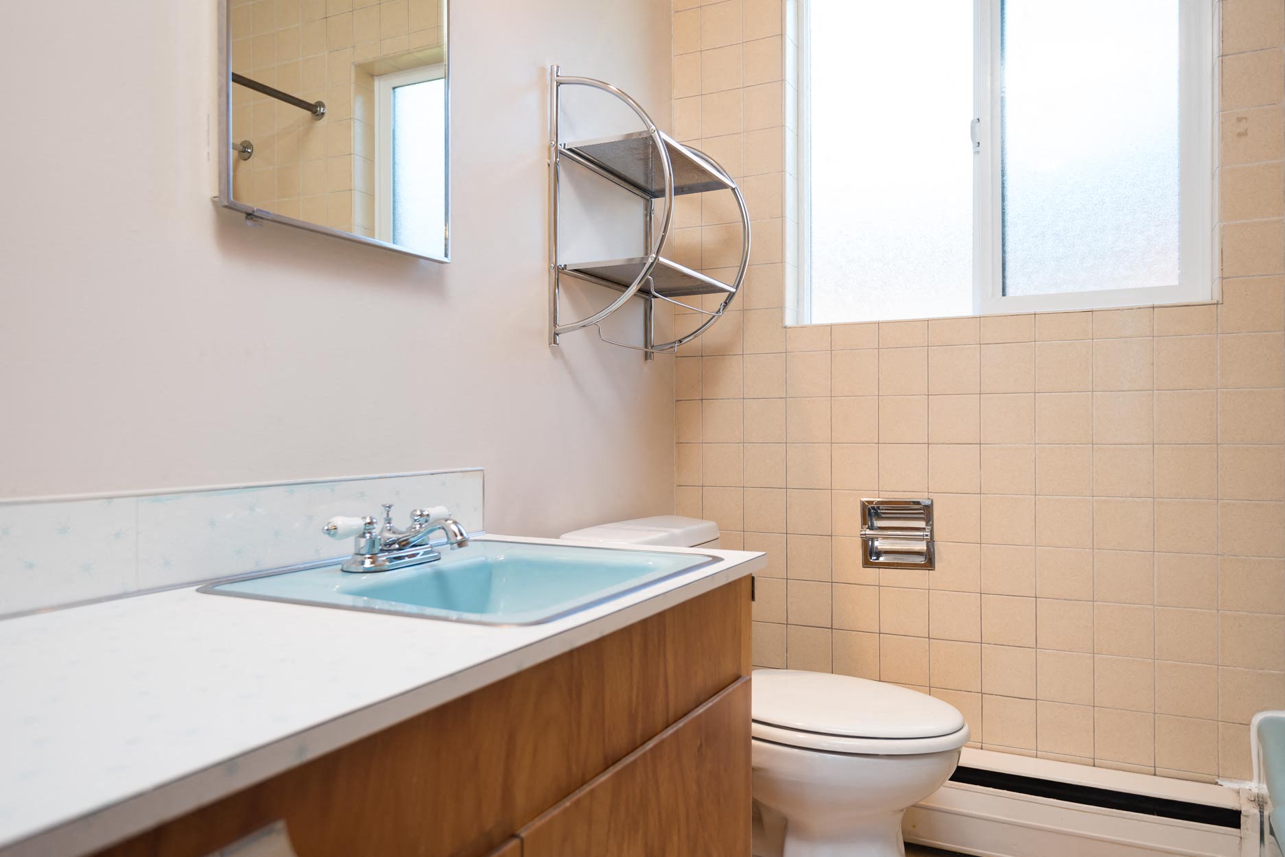 Claudia Arms | Bathroom