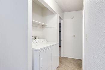 the preserve at ballantyne commons apartment kitchen and laundry room