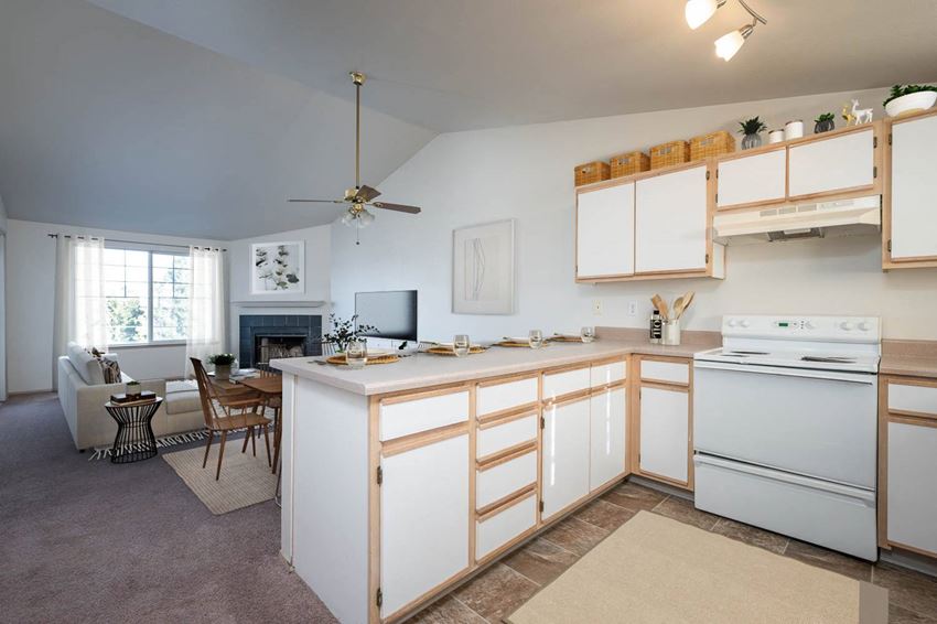 Courtyards at Fairview | Kitchen and Dining Courtyards at Fairview | Kitchen and Dining