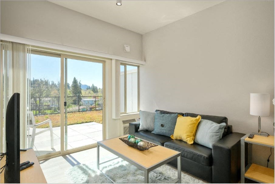 Orchard Crossing | Living Space