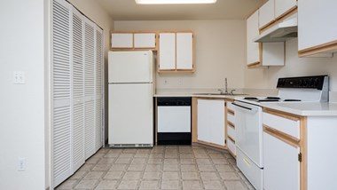 8465 SW Hemlock St. 2 Beds Apartment for Rent - Photo Gallery 1