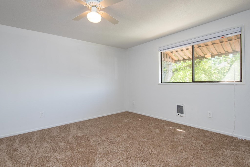 Carolyn Court | Bedroom