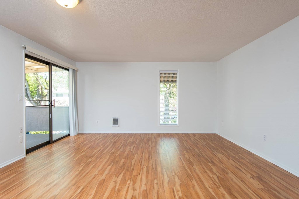 Carolyn Court | Living Room