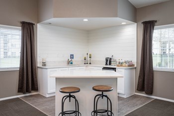 Sundial | Clubhouse Kitchen and Beverage Bar - Photo Gallery 48