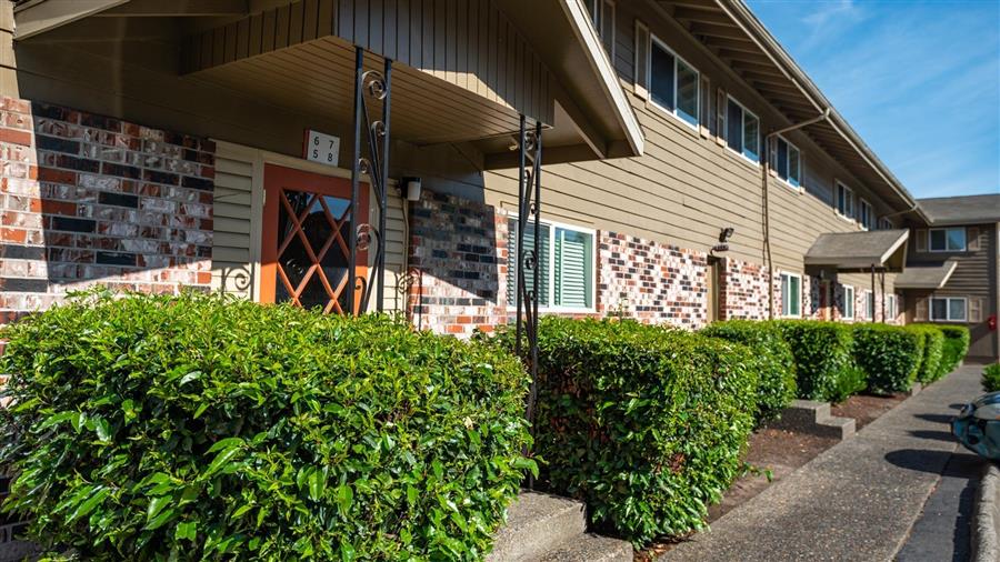 Country Oaks Exterior Building