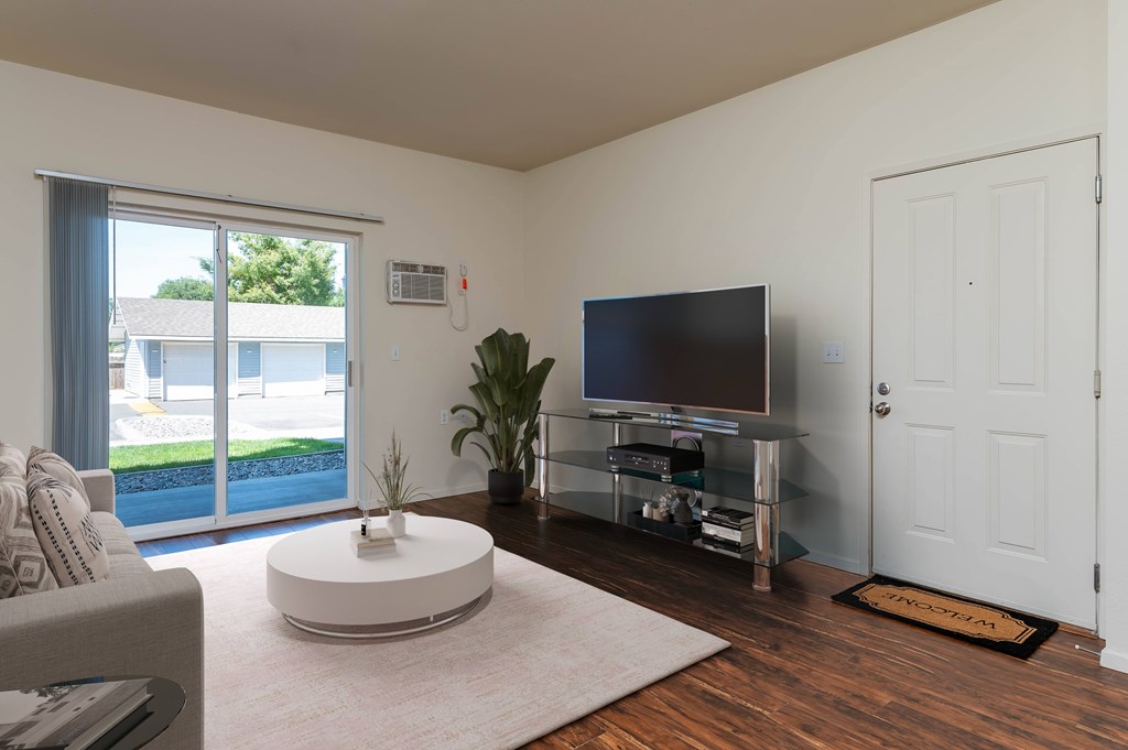 Center Pointe | Living Room