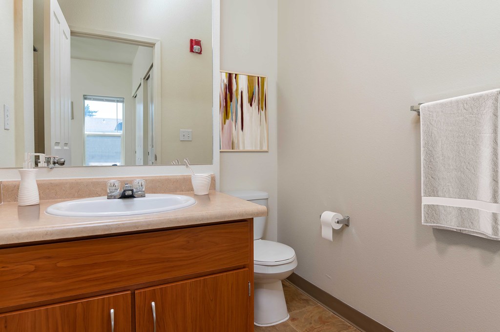Center Pointe | Bathroom