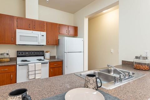 Center Pointe | Two Bedroom Kitchen
