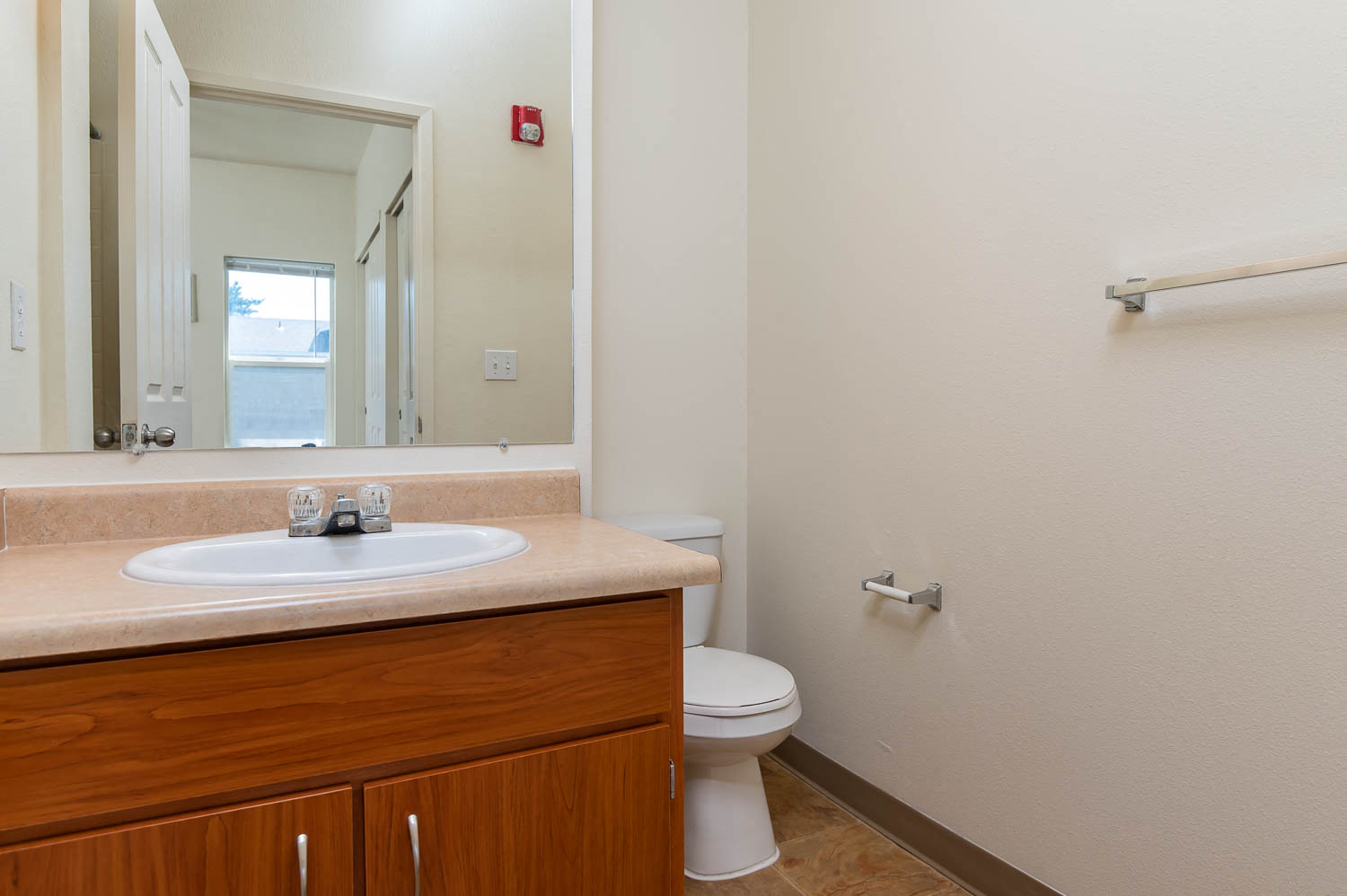 Center Pointe | Bathroom 1