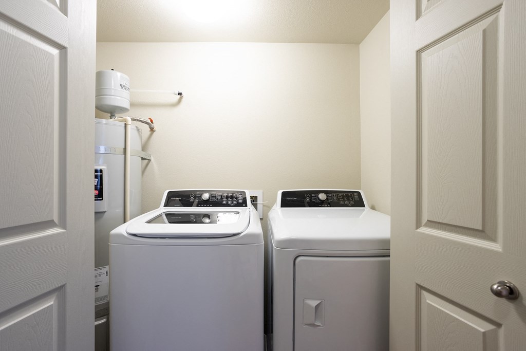 Edgewater | Washer and Dryer