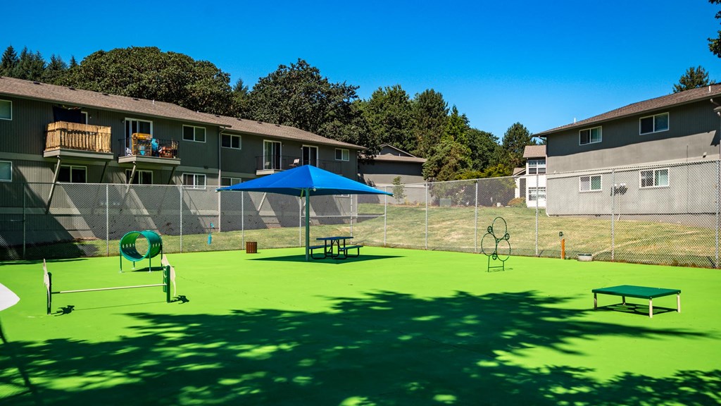 Witham Hill Oaks | Exterior