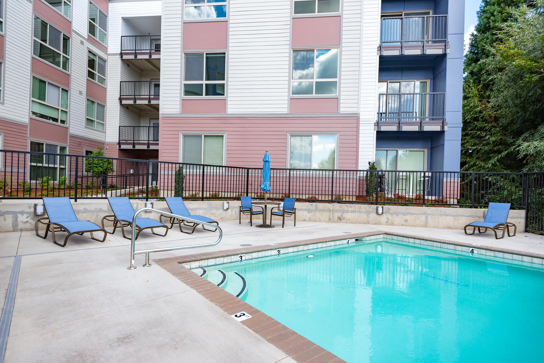 Windsor at Amberglen Apartments | Pool