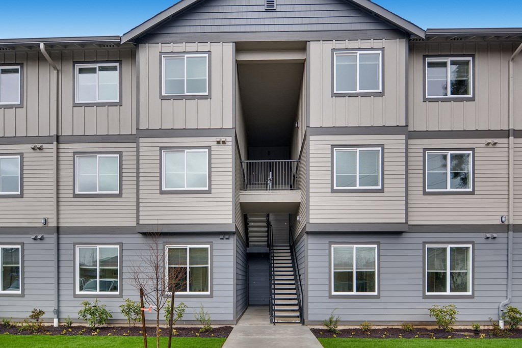 Quatama Woods | Exterior Building