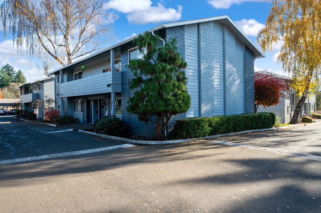 the building where the motel is located