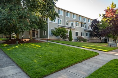 21933 NE Chinook Way Suite 100 3 Beds Apartment for Rent - Photo Gallery 1
