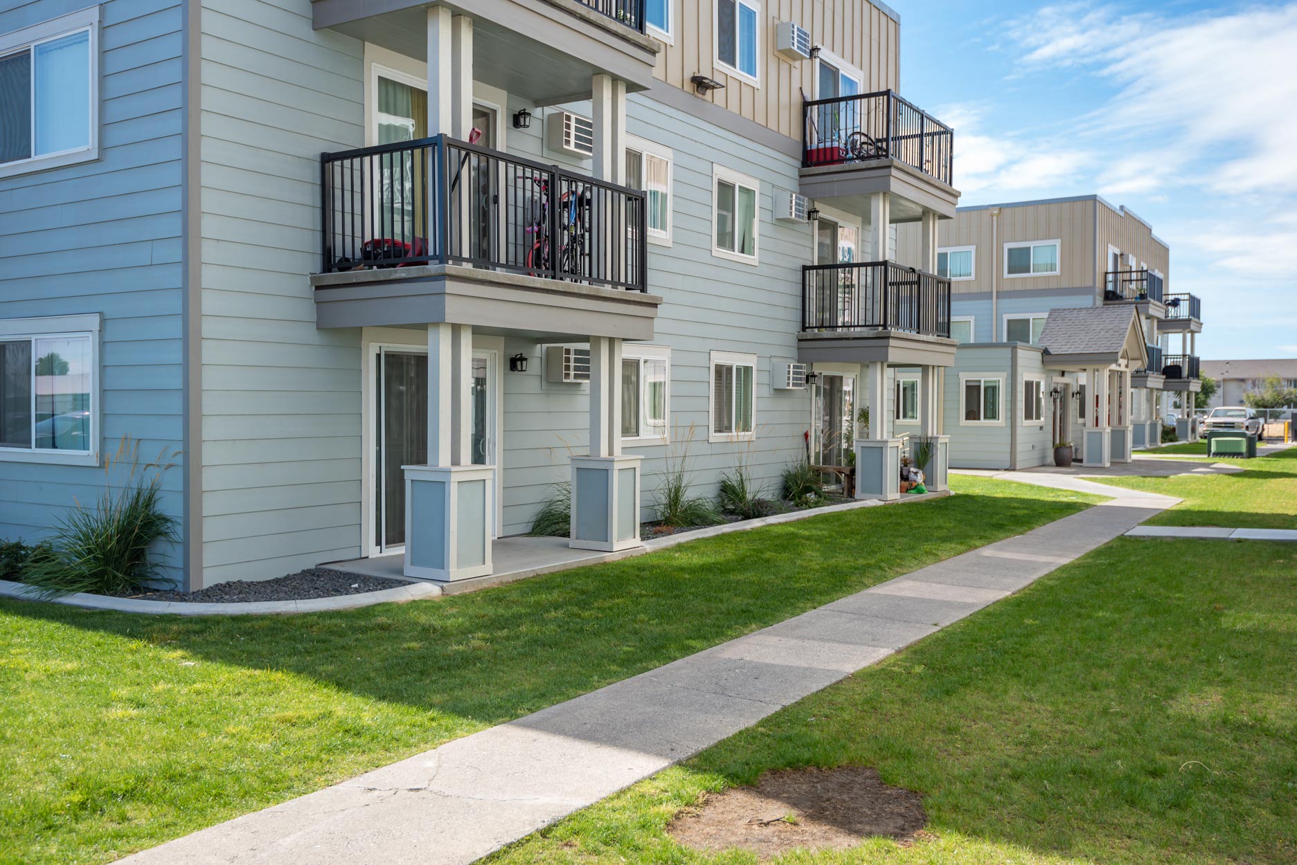 Sunset Apartments | Exterior Building