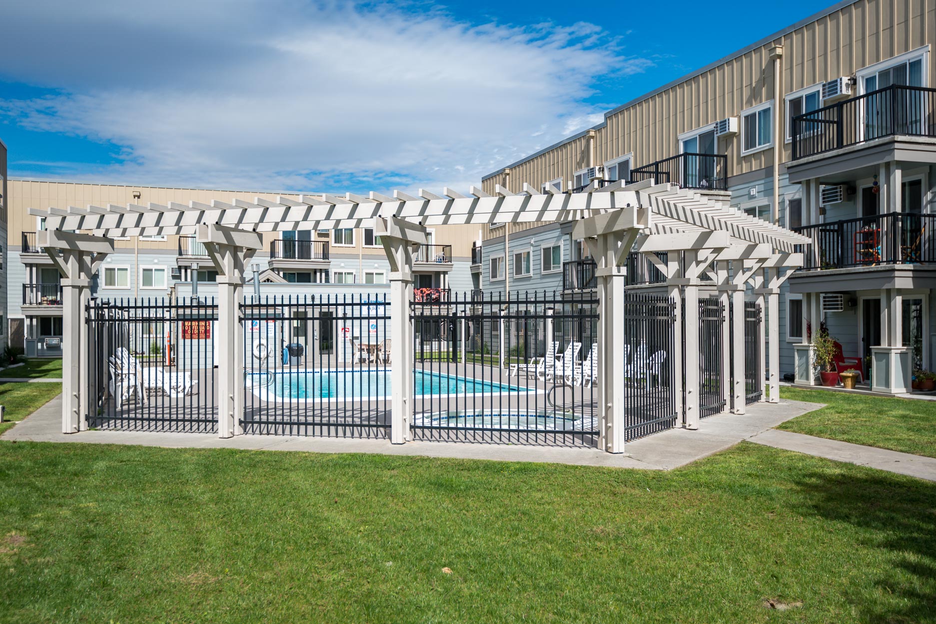 Sunset Apartments | Outdoor Seasonal Pool