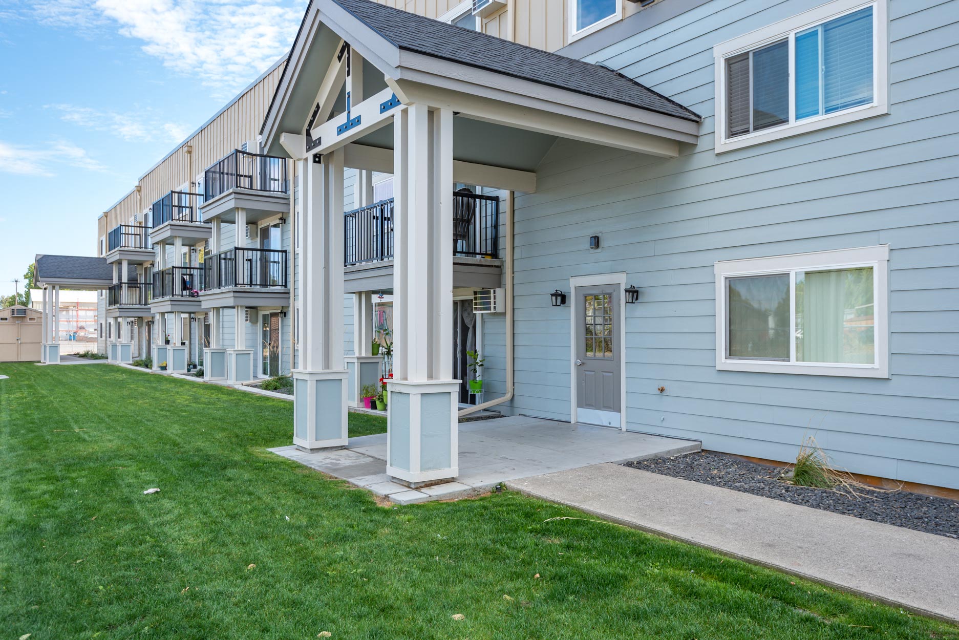 Sunset Apartments | Exterior Building