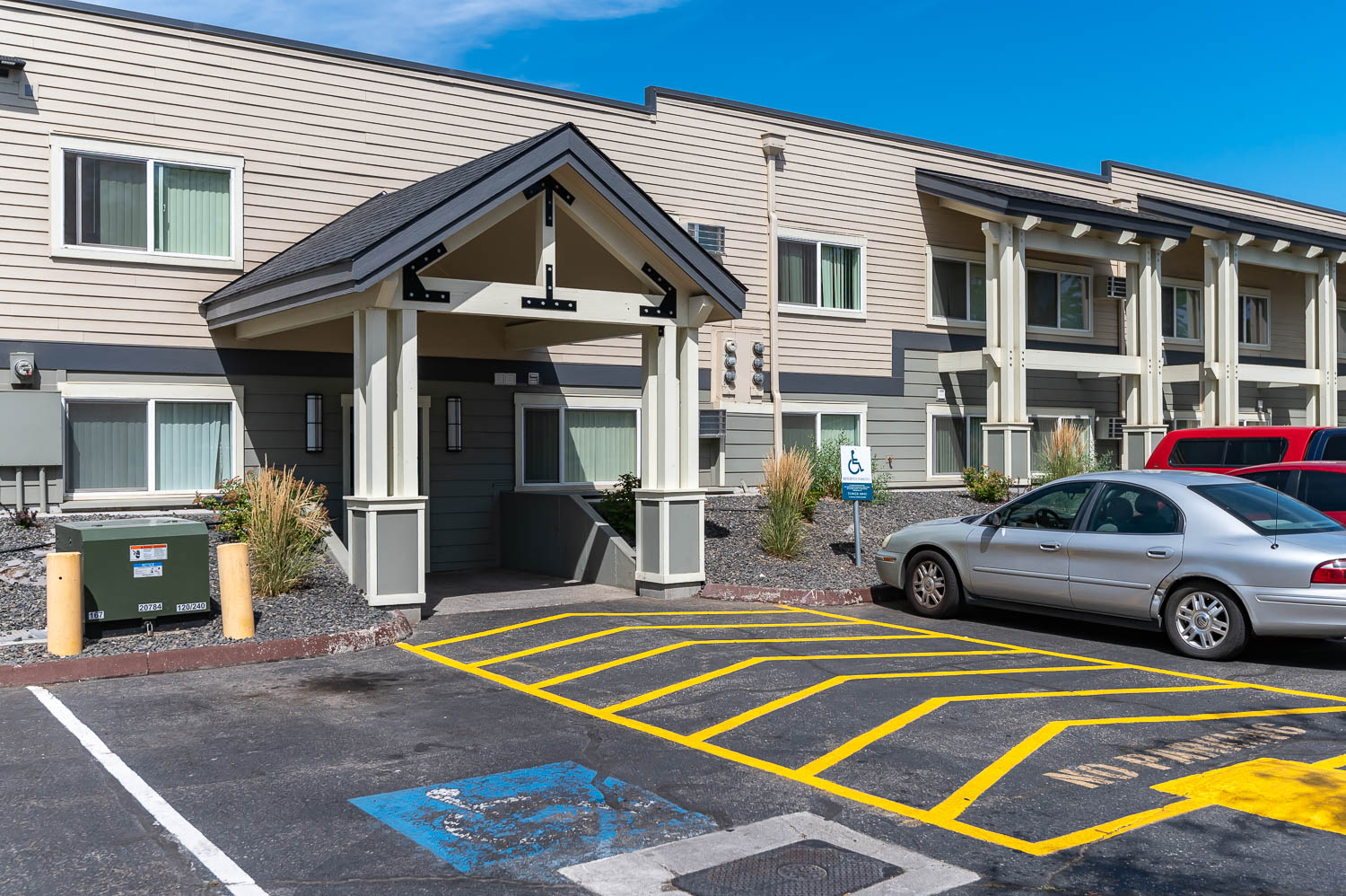 Americana | Exterior Building