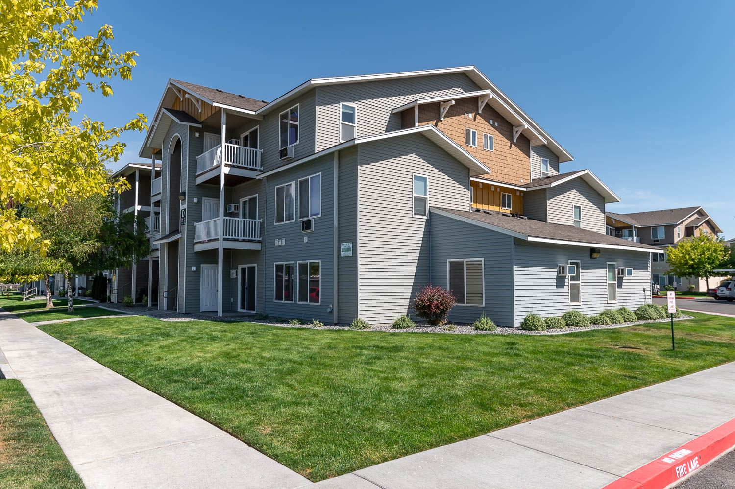 Center Pointe | Exterior Building