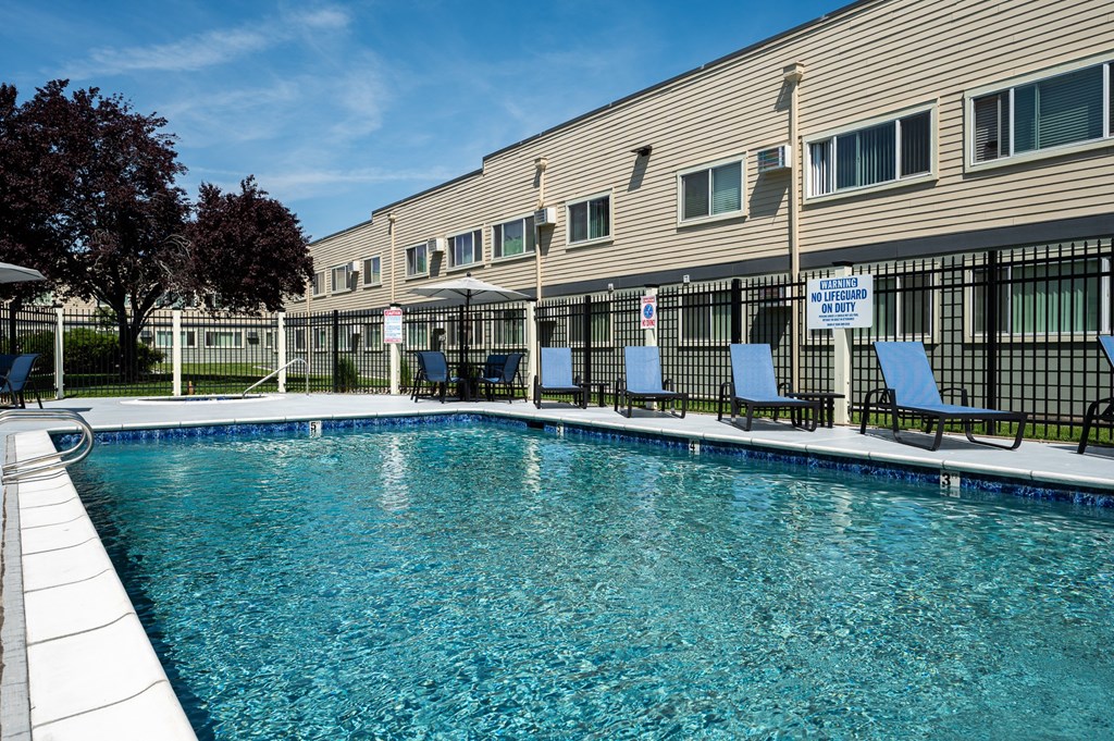 Americana | Outdoor Pool