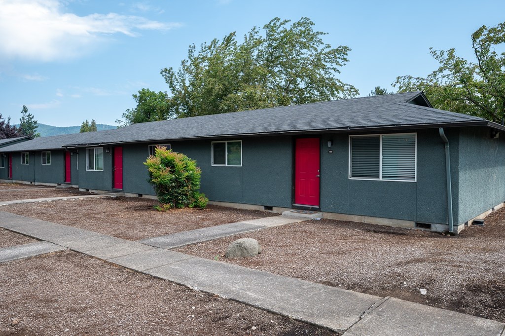 Pacific Village | Exterior