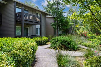 7580 SW Scholls Ferry Road 1-3 Beds Apartment, Portland, Oregon for Rent - Photo Gallery 18