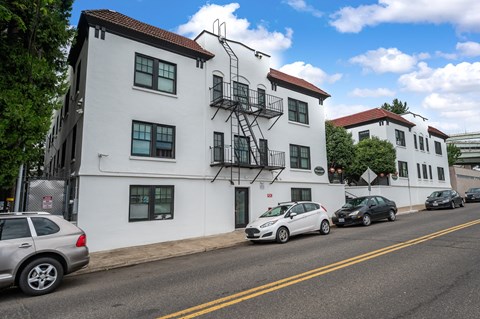 Mississippi Court | Exterior